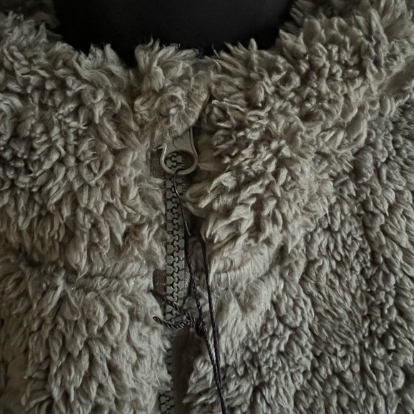 ZYIA Active NEW Olive Hooded Teddy Vest Size XS - Picture 4 of 10